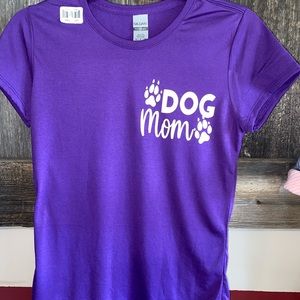 Dog Mom Woman’s Small T-shirt